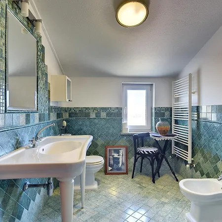 Apartment Modernes Mit Grossem Pool In Sandstrandnaehe