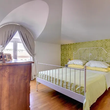 Apartment Modernes Mit Grossem Pool In Sandstrandnaehe Medulin