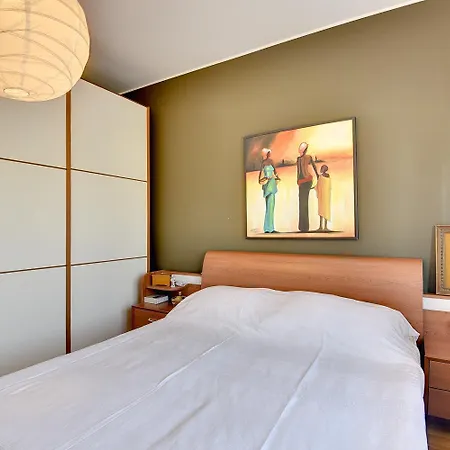 Modernes Mit Grossem Pool In Sandstrandnaehe Apartment